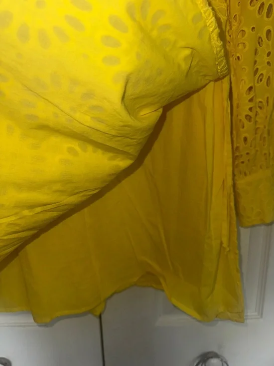 Lily Pulitzer eyelet AISHA ROMPER in calla yellow size 10 - Picture 11 of 14